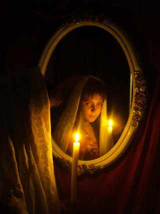 Мария Юшина - "Гадание при свечах"