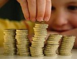 Ежемесячные выплаты для приемных родителей в Приморье увеличили до 4,5 тысяч рублей