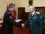 Начальник УМВД Приморья вручил благодарность атаману Уссурийского казачьего войска