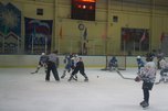 В День Победы в Уссурийске сыграли в международный хоккей