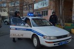 41-летний мужчина, угрожая ножом, похитил из бокса машину в Уссурийске