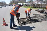 Комплексные работы по ямочному ремонту дорог организованы в Уссурийске