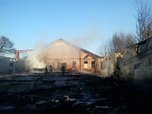 В Уссурийске на улице Урицкого сгорел склад
