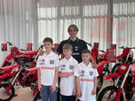Юные мотогонщики из Уссурийска получили новые мотоциклы