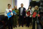 Депутаты уссурийской Думы поздравляют женщин с 8 Марта