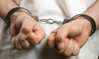 Уссурийские полицейские задержали подозреваемого в краже имущества из салона иномарки