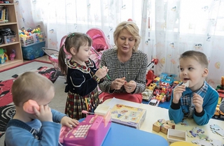 Почти 30 детей из детского дома Уссурийска переехали жить в семьи