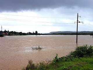 Интенсивный спад воды продолжается на реке Раздольная
