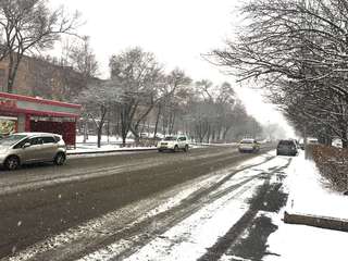 Сегодня в Уссурийске на расчистке дорог и тротуаров от снега будет задействовано 10 единиц техники