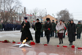 Церемония возложения цветов к мемориальному комплексу «Воинам-уссурийцам, погибшим в годы ВОВ» прошла в Уссурийске