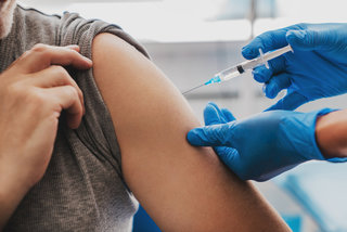 Учёные США: прививка после болезни поможет получить «сверхчеловеческий» иммунитет к COVID-19