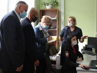 В Уссурийске Приморского края общественники проверили работу подразделения по вопросам миграции
