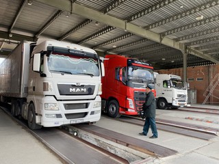 49 тысяч тонн товаров первой необходимости оформили таможенники в автомобильных пунктах пропуска Приморья 