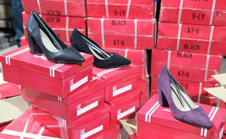 Незаконный ввоз более 800 пар обуви пресекли сотрудники Уссурийской таможни