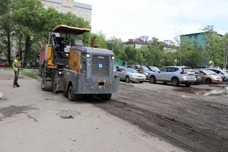 В Уссурийске ремонт межквартальных проездов идет полным ходом