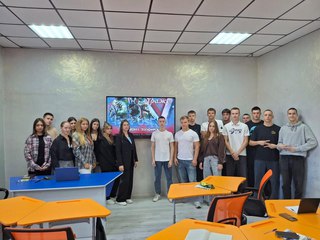 В Уссурийске сотрудники ОМОН «Восход» встретились со студентами колледжа