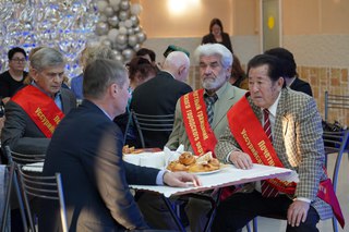 Люди с горящим сердцем: в Уссурийске состоялось награждение Почетных граждан, лидеров ТОС и некоммерческих организаций