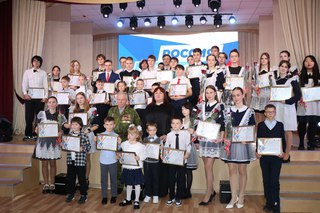 Активные и инициативные: в Уссурийске наградили отличившихся школьников