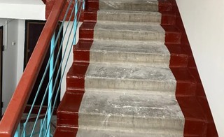 В Уссурийске начат ремонт подъездов многоквартирных домов